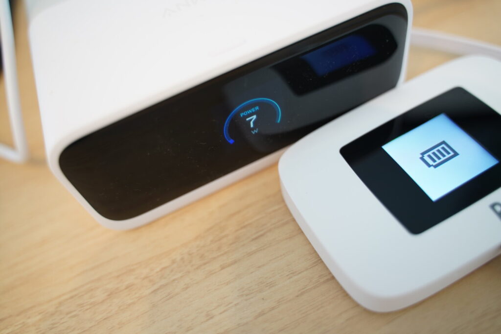 Rakuten WiFi Pocket Platinumは7Wの速度で充電ができます。
