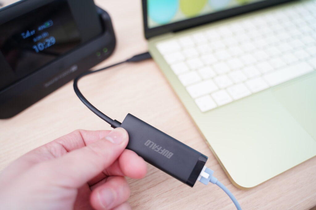 MacBookとWiMAXを有線LANで接続するには有線LANアダプタを用意すれば良し。